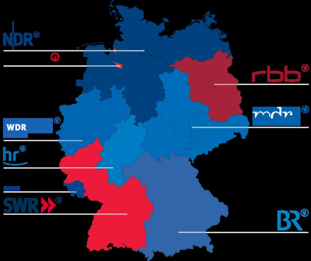 Karte von Deutschland, die die Ergebnisse der Wahl von 2016 nach Bundesländern zeigt, wobei die Bundesländer rot und blau markiert sind und Textangaben zu den Namen der Kandidaten und dem Wahldatum enthalten sind.