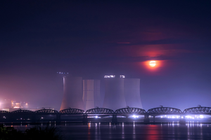 Kreuzfahrtschiff muss Route ändern +++ Frankreich schließt Atomkraftwerk