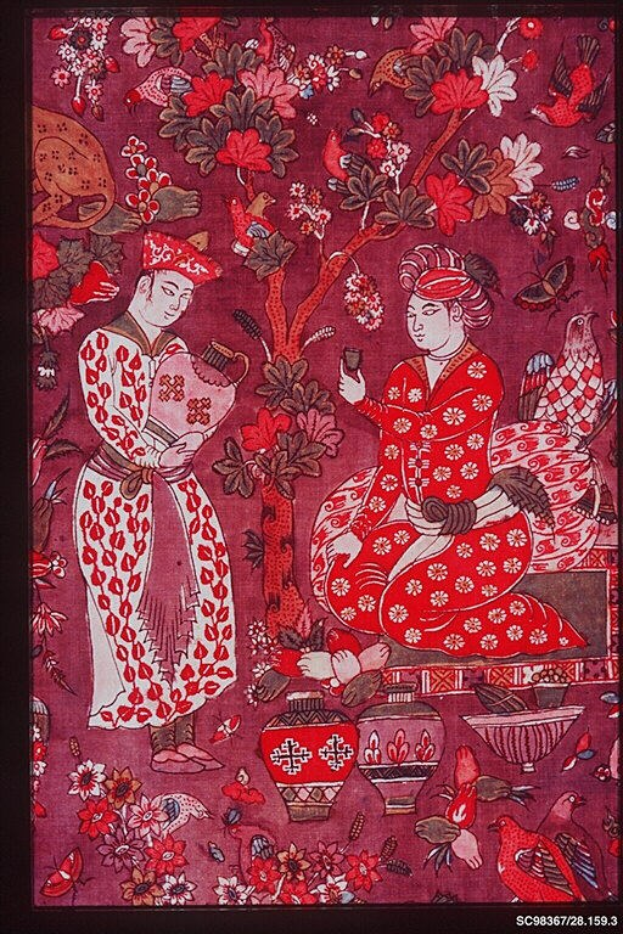 Gemälde eines Mannes und einer Frau in traditioneller chinesischer Kleidung umgeben von Blumen und Vögeln, gerahmt in einem klassischen Fotoраhmen.