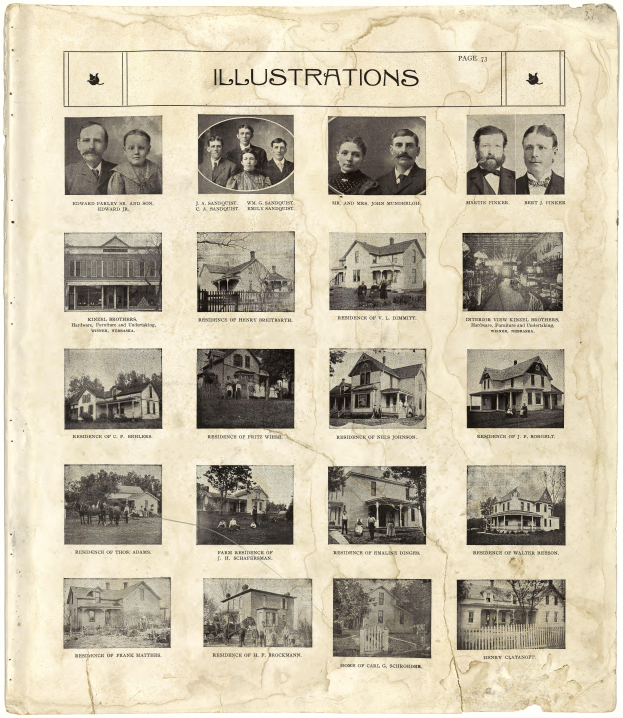 Ein altes Buch mit einer Collage von Abbildungen, darunter verschiedene Menschen und Häuser, mit Text auf den Seiten.