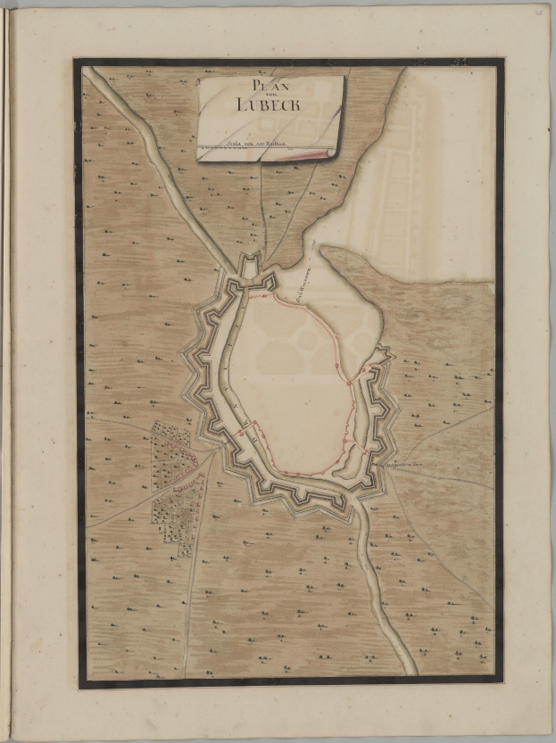 Ein altes Buch mit einer detaillierten Karte von Lübeck auf dem Cover, das Straßen, Gebäude und Sehenswürdigkeiten zeigt, begleitet von Texten über die Geschichte und Kultur der Stadt.