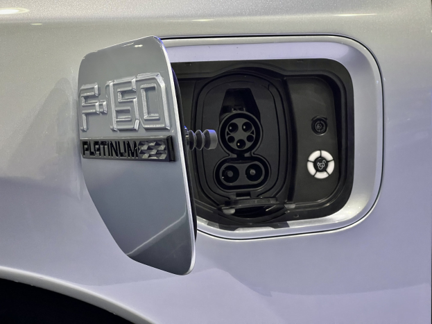 Autoindustrie gründet Unternehmen für Ladesäulen für Elektrofahrzeuge