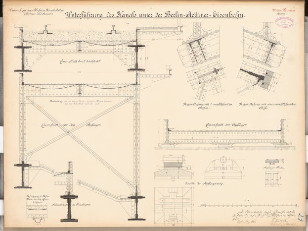 Ein detailliertes architektonisches Zeichnung des Berlin-Sienbahn-Brücken, das strukturelle Pläne und Anmerkungen auf Papier zeigt.