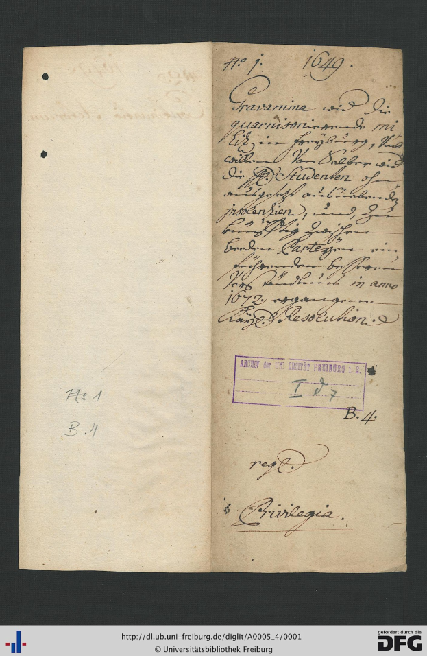 Offenes Buch mit handgeschriebener Schrift auf altem Papier, wahrscheinlich ein Dokument der Bundesrepublik Deutschland, mit schwachen Wasserzeichen am Boden.