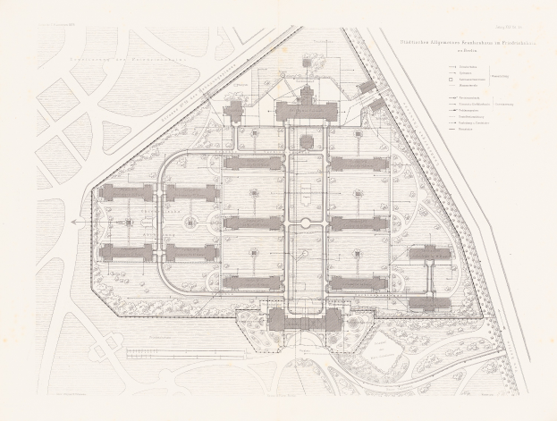Ein Schwarz-Wei-Architektur-Zeichnung des Grundrisses für das Allgemeine Kreuzhaus in Berlin, mit zahlreichen Räumen und begleitendem Text.