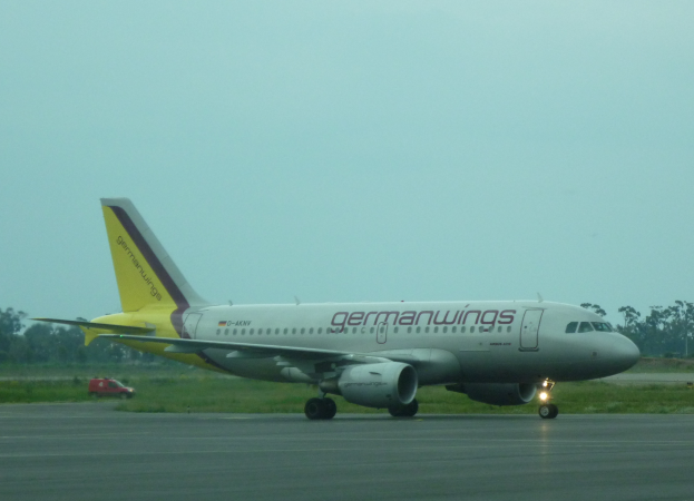 Ein Airbus A320-200 der Germanwings auf der Rollbahn am Frankfurter Flughafen