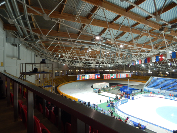 Am Westparkstra├če         Dachausfertigung im Sportkomplex