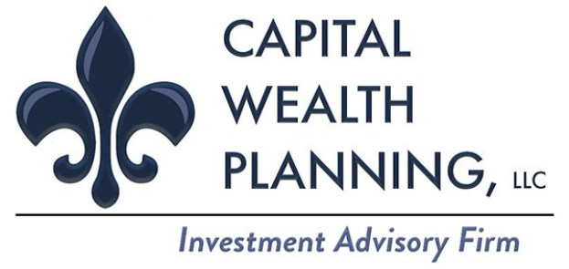 Logo der Capital Wealth Planning, LLC, einer Investmentberatungsfirma, mit einem blauen Kreis mit weißer Umrandung und einem weißen "C" in der Mitte, umgeben von einem weißen Ring mit dem Firmennamen in blau und "Investmentberatungsfirma" in weiß darunter.