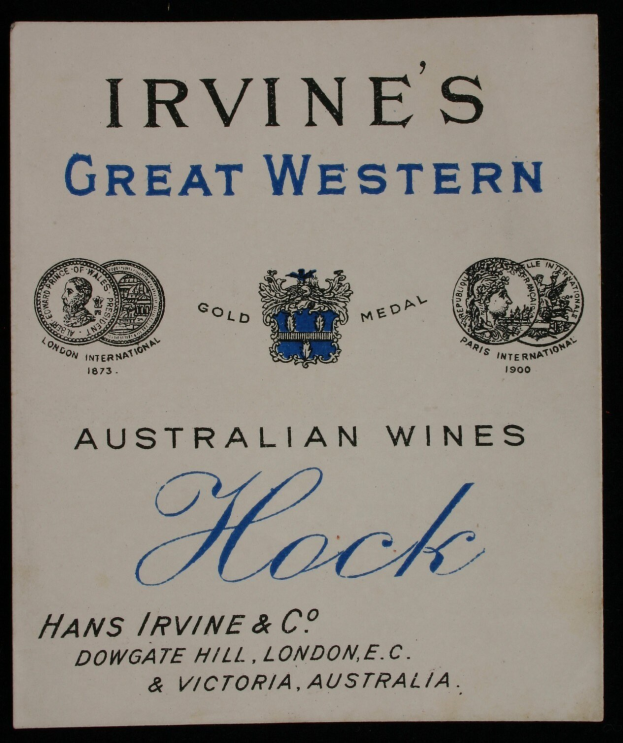 Plakat, das Irvines Große Western-Australische Weine bewirbt und das Logo des Unternehmens und den Wein-Typen zeigt.