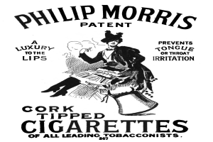 Anzeige für Philip Morris Cork Tipped Cigarettes mit einer Frau, die auf einem Stuhl sitzt und eine Zigarette hält