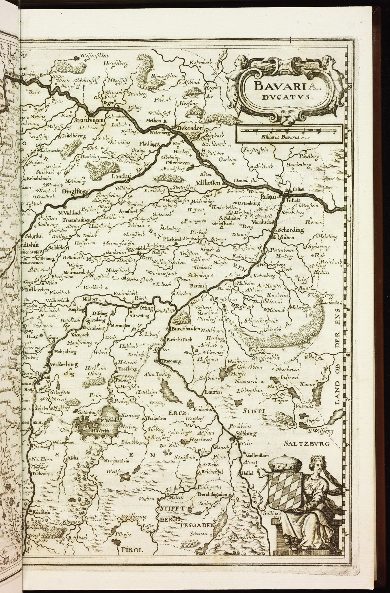 Offenes Buch mit detaillierter Karte von Bayern mit beschrifteten Städten, Dörfern, Flüssen und geografischen Merkmalen.