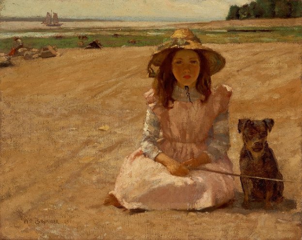 Ein junges Mädchen in einem Hut sitzt am Strand und hält einen Stock in der Hand, während ihr Hund neben ihr sitzt, und ein Boot auf dem Wasser hinter Bäumen unter einem bewölkten Himmel schwimmt, mit Text am unteren Rand.